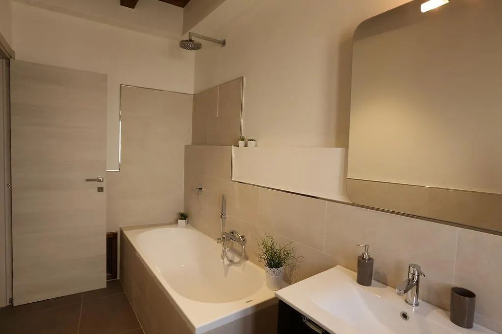 Apartment Papyri Palerme 0*,
