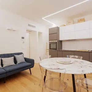 Chic & Modern Flat Just 450 Mt From Centrale Fs , Milan Italy